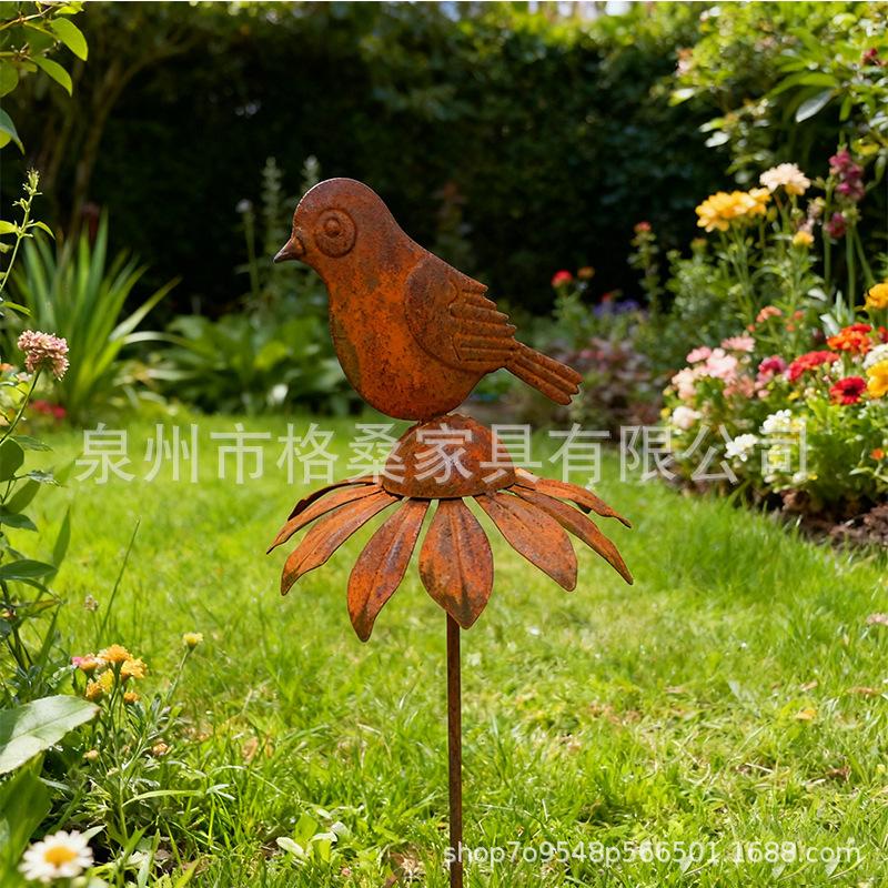 Metal Bird Garden Stake with Rust Finish Outdoor Yard Decoration Creative Flower Topper for Patio Lawn and Garden