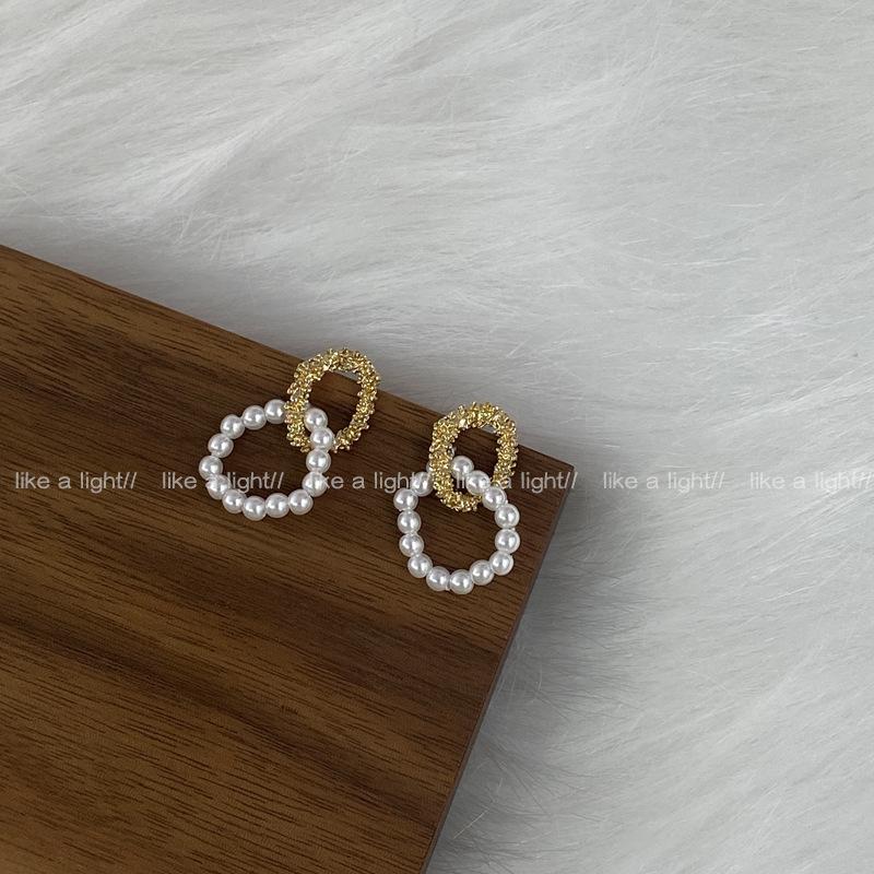 Baroque Pearl Stud Earrings: 2023 Trendy French Retro Style for Women