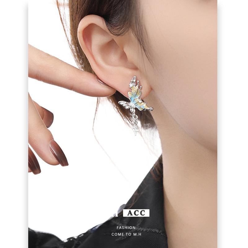 Gradual Change Butterfly Earrings 2025 New Stud Earrings Original Temperament Cold Wind Earrings