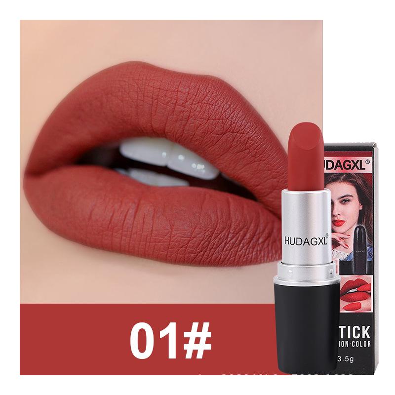 

Матовая увлажняющая трехцветная помада-чили 3.5g