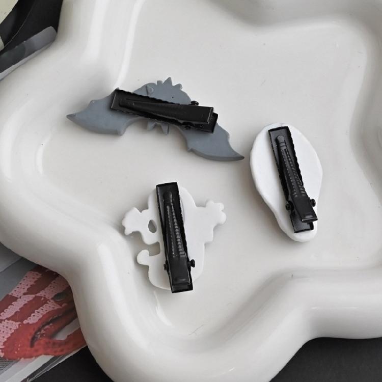 Delicate Skull Bat Hair Clip For A Quirky Halloween Look Resin Hallowmas Costume Details Suitable For Various Occasion