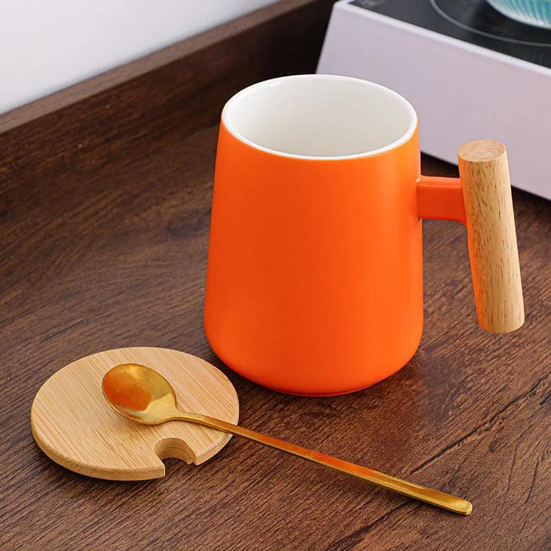 New Vintage Nordic Design Ceramic Coffee Mug with Lid Wooden Handle Retro Office Home Water Cup Simple Business Gift Drinking