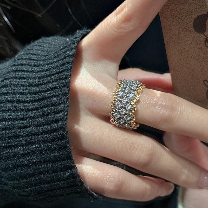 Contrasting Color Ring Light Luxury Simple Niche Design Medium Antique Lace Retro Light Jewelry Zircon Ring
