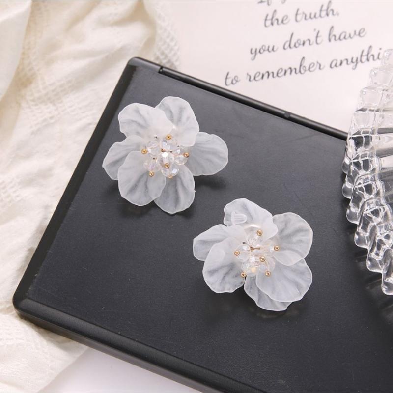 Korean Fashion Zircon White Flower Drop Earrings For Women Jewelry 2025 Trending New Sweet Women's Flowers Earrings Z40
