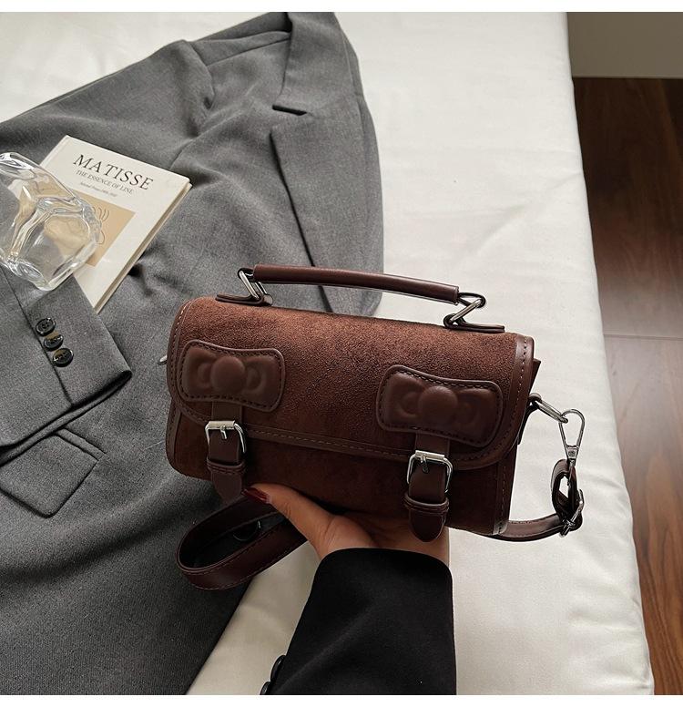 

Retro polished portable small bag women s 2025 new fashion niche design Cambridge bag shoulder messenger bag кавовий