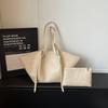 Vintage Light Luxury Large Capacity Tote Bag Bat Bag Bottom Wear-resistant Rivet Open Design Handbag Daily Commuting Shopping