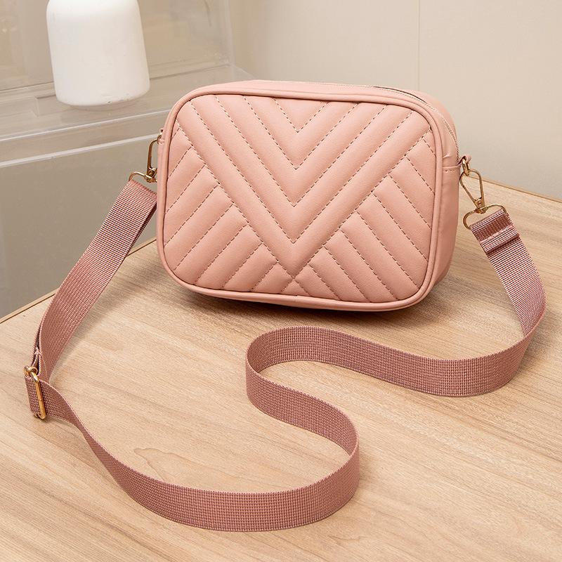 Trend camera bag, small bag, fashion embroidered women's bag, casual small square bag, shoulder messenger bag, mobile phone bag.