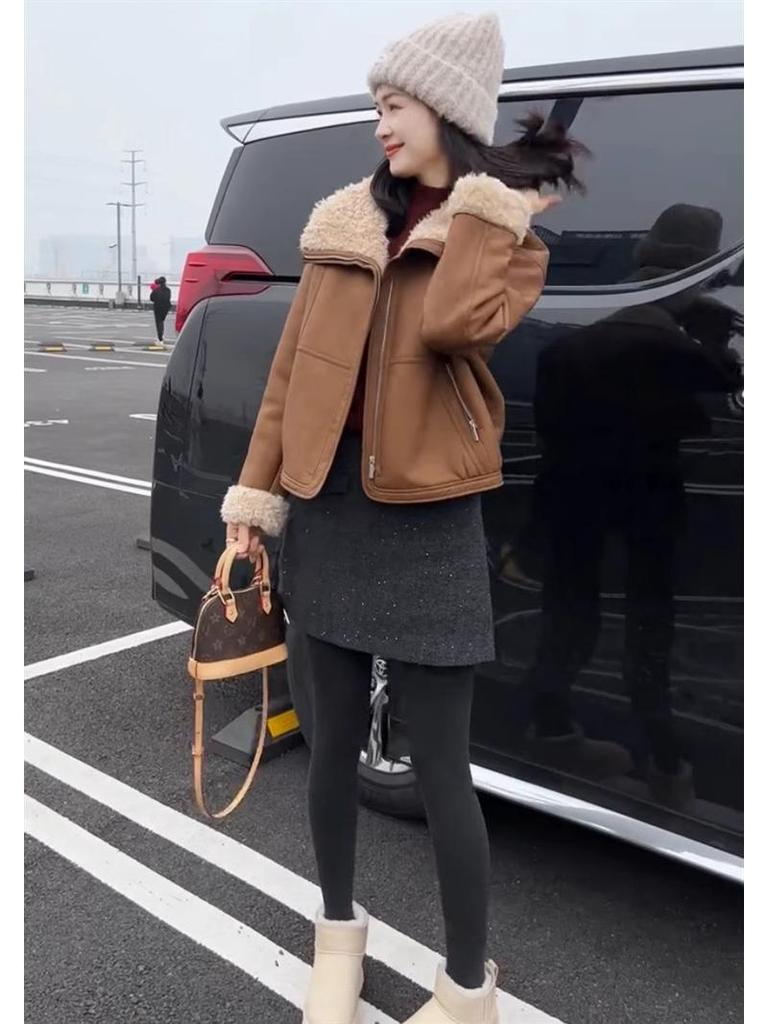 Women's 2024 Winter Lamb Wool Lapel Fur Coat