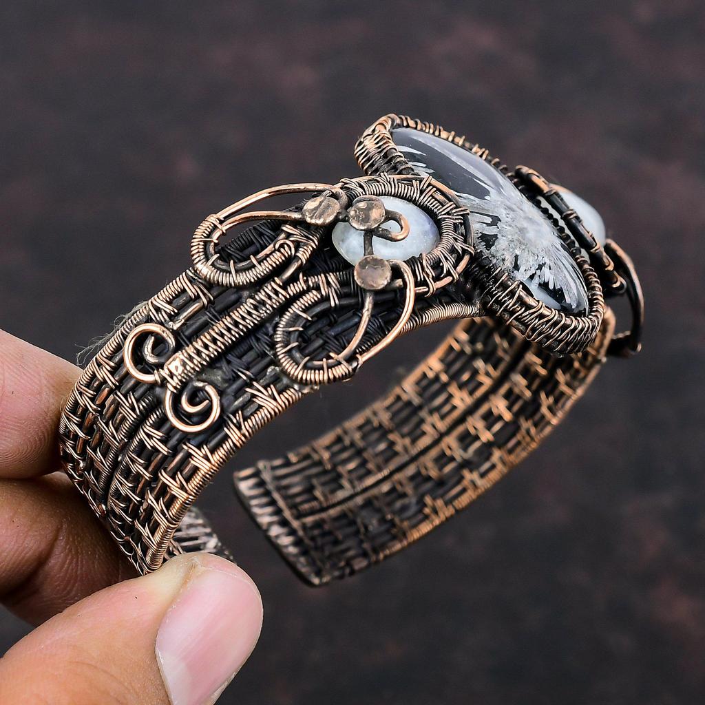 Chrysantheme Manschettenarmband Kupferdraht gewickelt verstellbarer Armreif handgemachtes Edelsteinarmband Chrysantheme Schmuck Regenbogen Mondstein Armreif