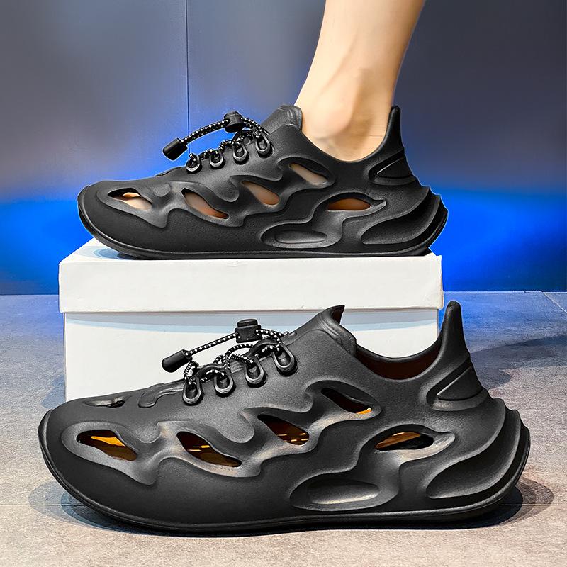 

Мужские сандалии на платформе для улицы, летние, новые, для ношения, спортивные, пляжные шлепанцы, нескользящие, повседневные, с отверстиями 39 чёрный