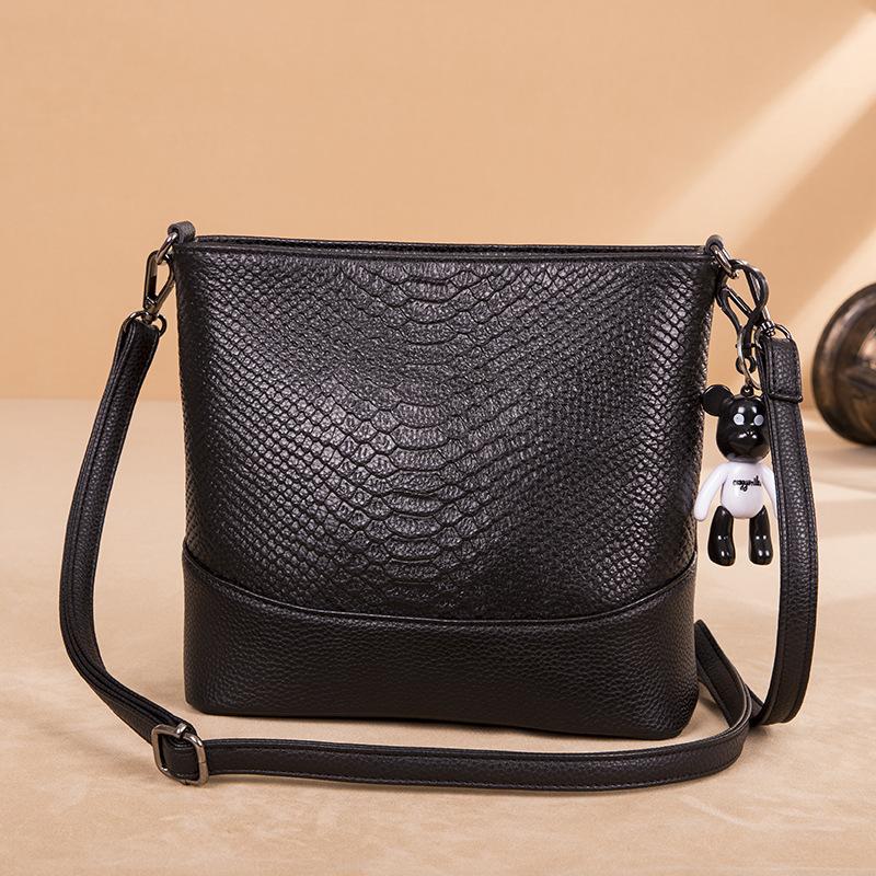 

New fashion bag women s first layer cowhide versatile shoulder messenger bag large capacity soft leather casual women s bag чёрный