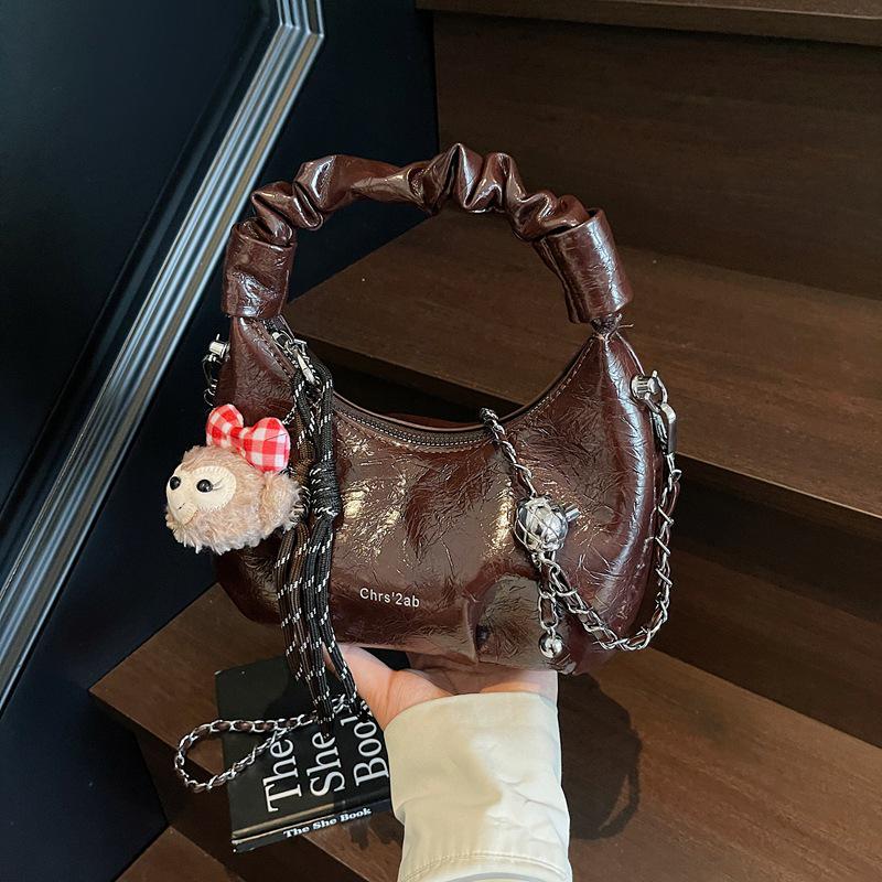 Women's Versatile Pleated Crossbody Handbag - Stylish Chain Shoulder Bag for a Chic Look.