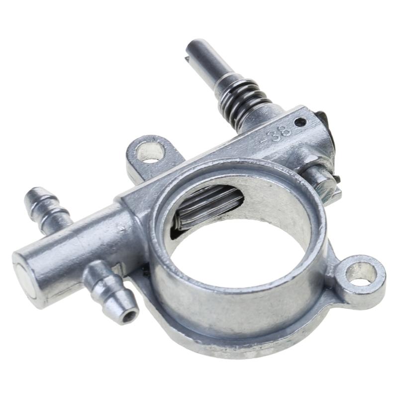 2500/3800 Chainsaw Spare Parts Chainsaw Oil Pump With Worm Drive Gear Fitting for 25CC Replacement Spare Parts Metal