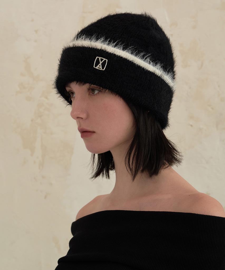 Bajal Va Square Studded Hairy Beanie Black