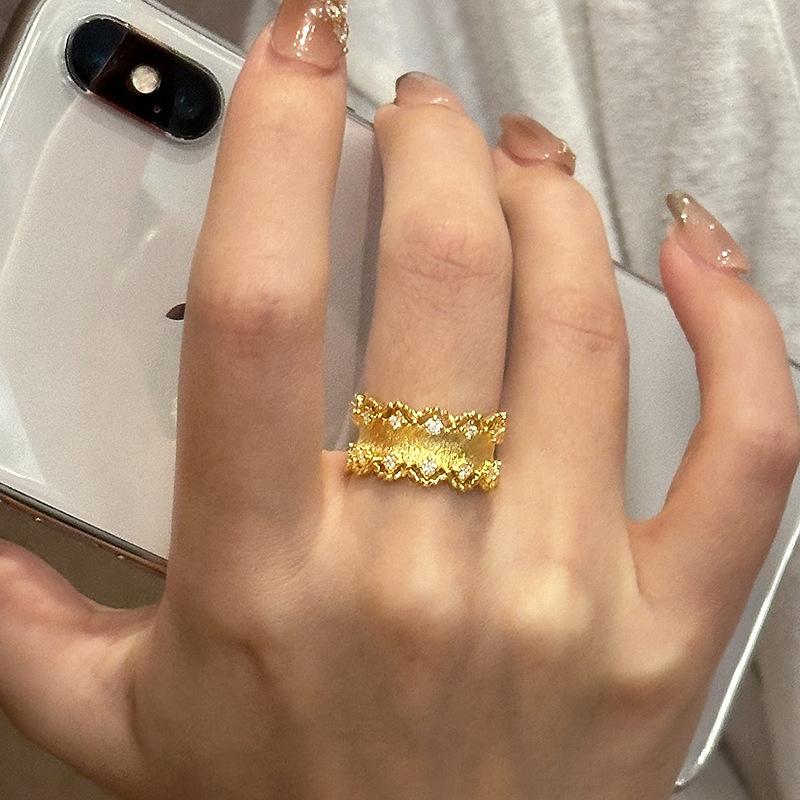 Xiaohongshu Hot Selling Chinese-Style Lace Zircon Luxury Ring for Women: Versatile and Fashionable Design.