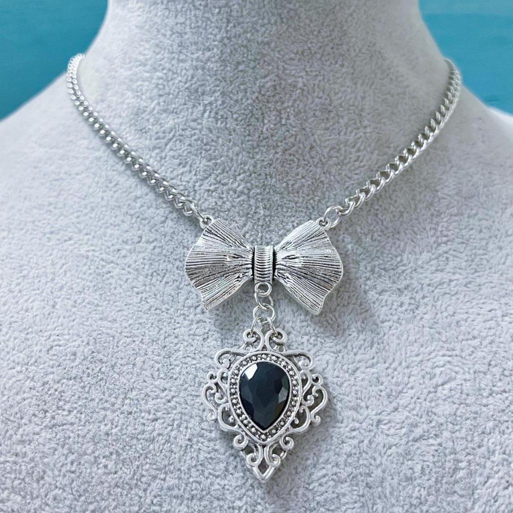 Gothic Victorian Red Water Drop Pendant Necklace