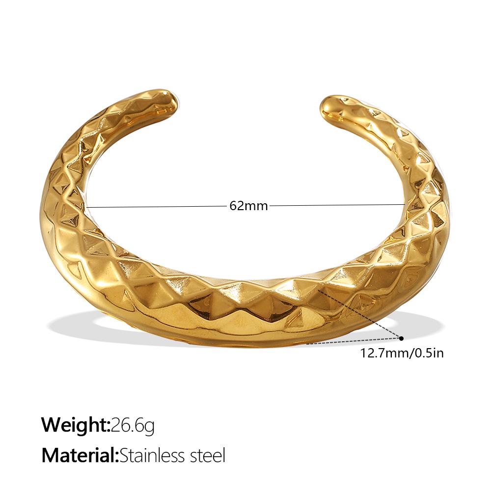 European & American Trendy 18K Gold-Plated Hammered Stainless Steel Bangle for Women
