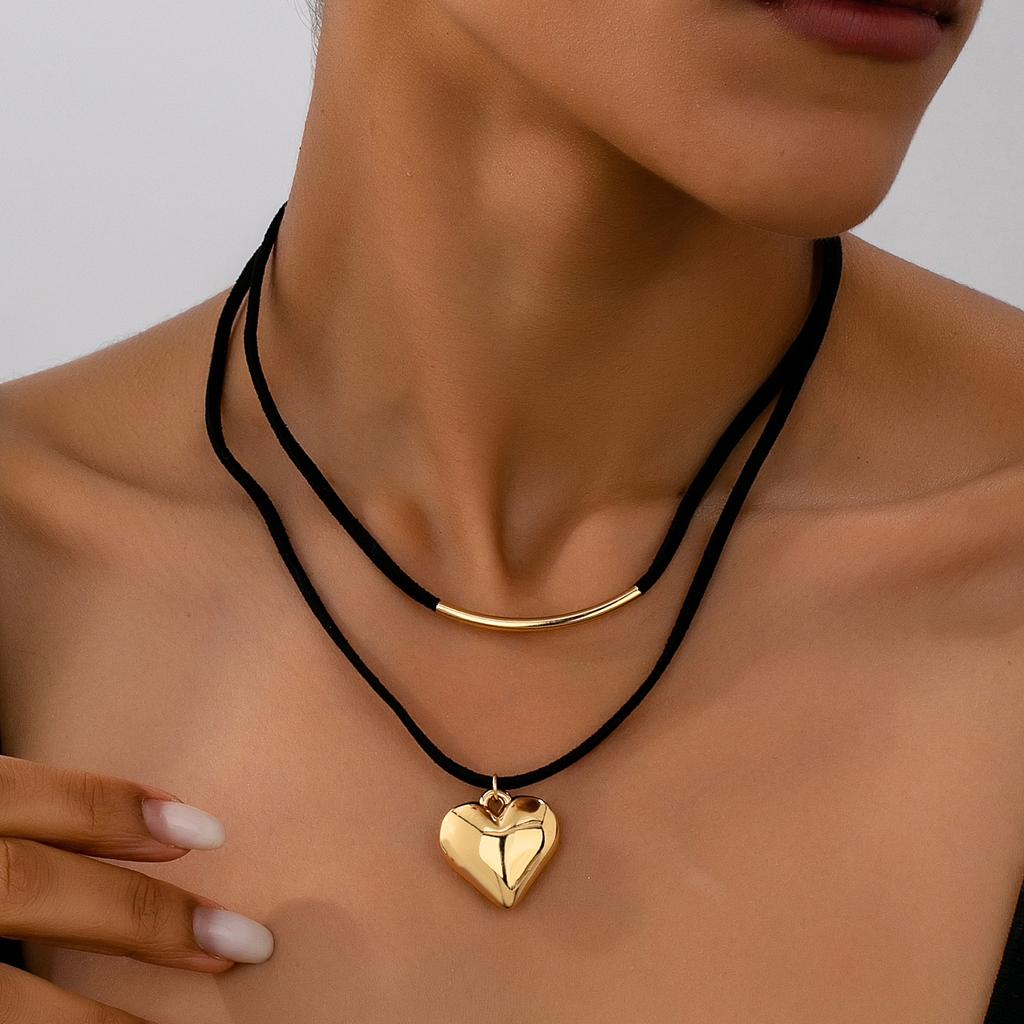 One Piece of Women's Pendant Necklace Ccb Heart-Shaped Velvet Rope Fashion Simple Pendant Necklace Suitable for Daily and Holiday Wear