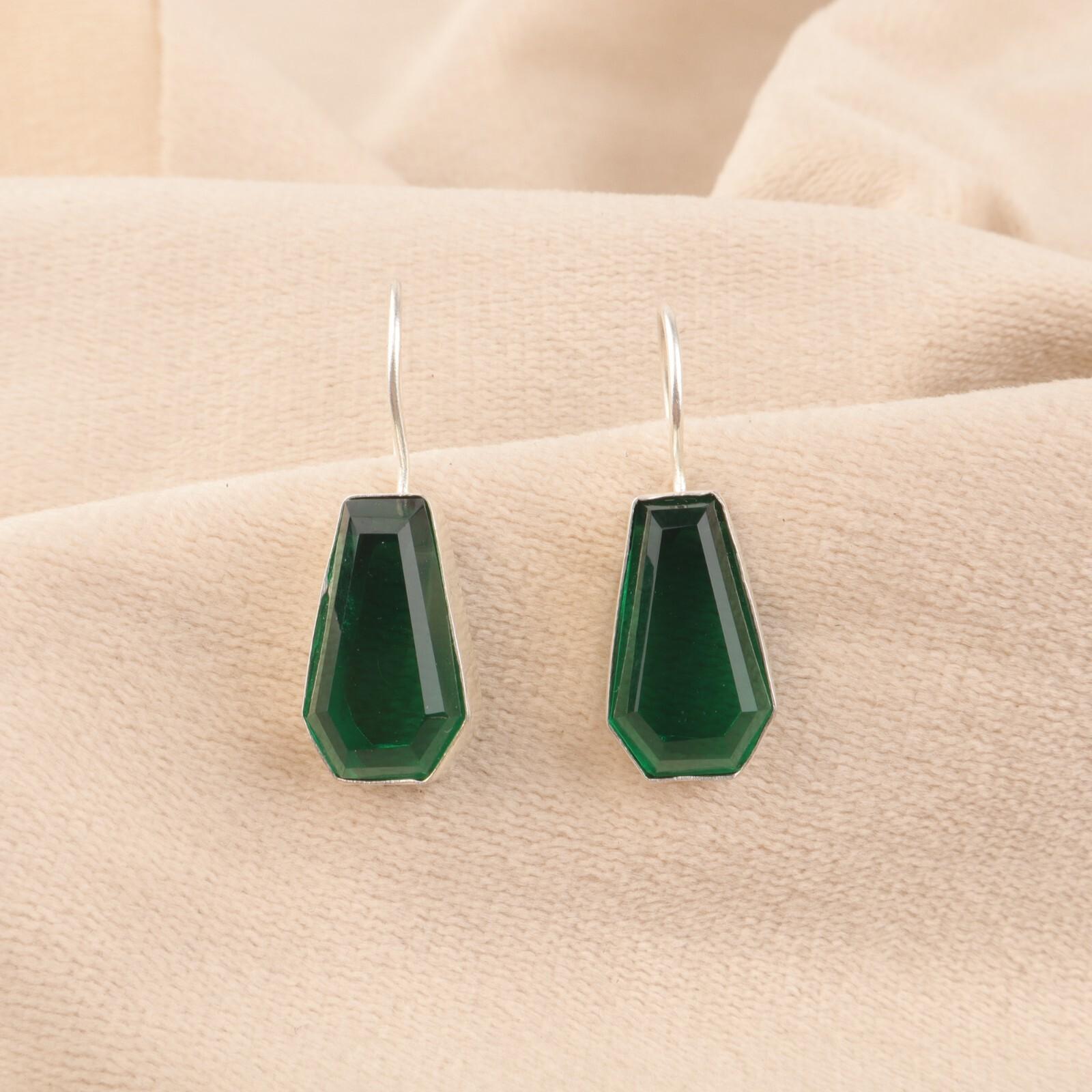 

Хромовый диопсид Драгоценный камень 925 Стерлинговое серебро Ювелирные изделия Ручная работа Серьги-крючки 1.26 EE-138-4