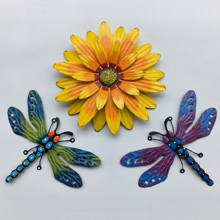 Metal Bee Wall Hanging Sculpture Indoor Outdoor Yard Sculpture Art Garden Statue