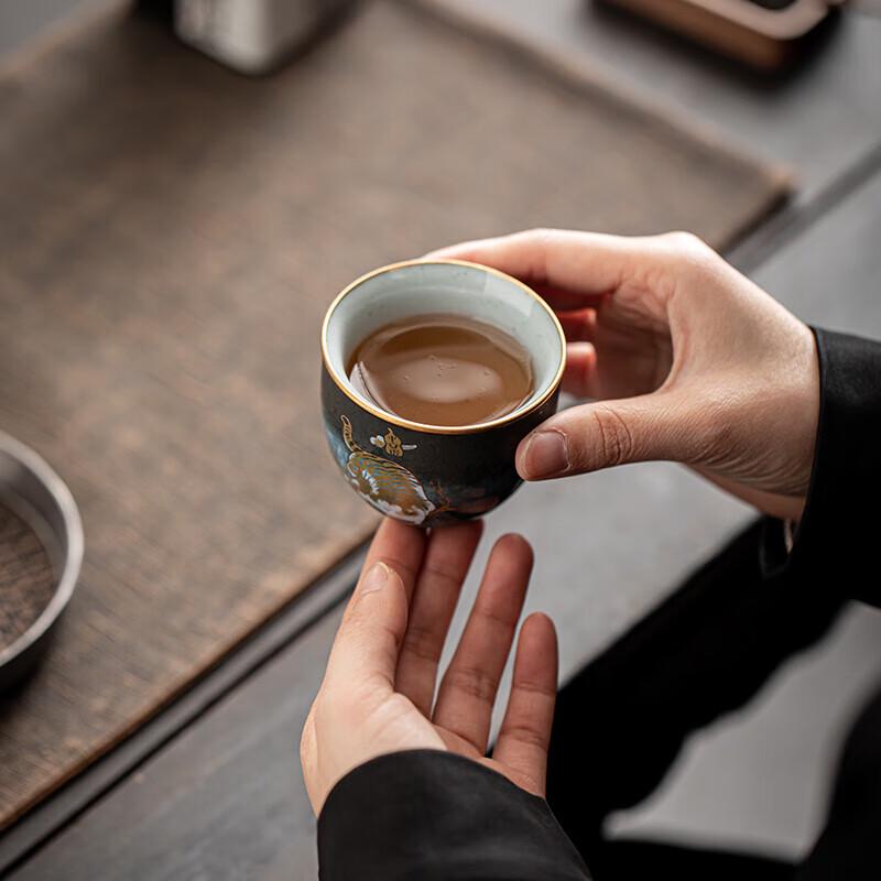 Sushi Ceramic Hand-Painted Five Tigers Tea Cup Gift Set