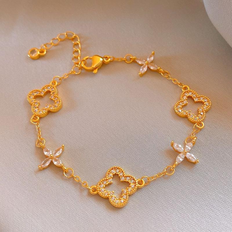 

24K Gold-Plated Zircon Floral Hollow Bracelet - French Retro Court Style Jewelry