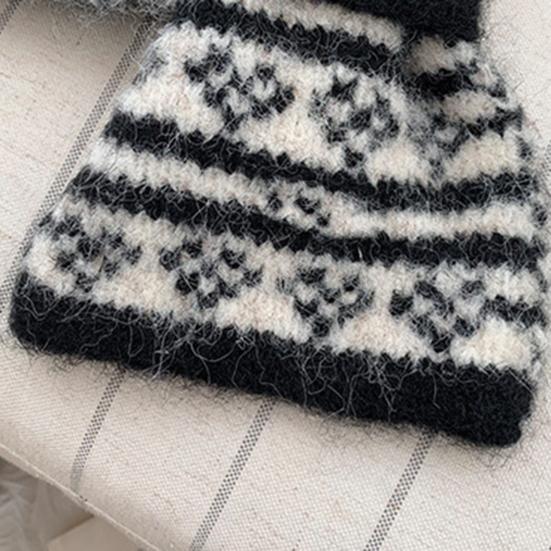 Winter Scarf Small Hole Design Thickened Warm Print Scarf Windproof Cold-Resistant Women Neck Warmer