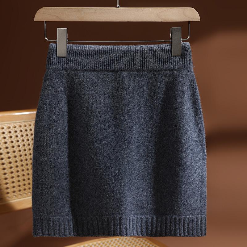 100% Pure Wool Knit Mini Skirt – Women's Elastic Waist, Versatile Hip-Hugging Design for Autumn/Winter.