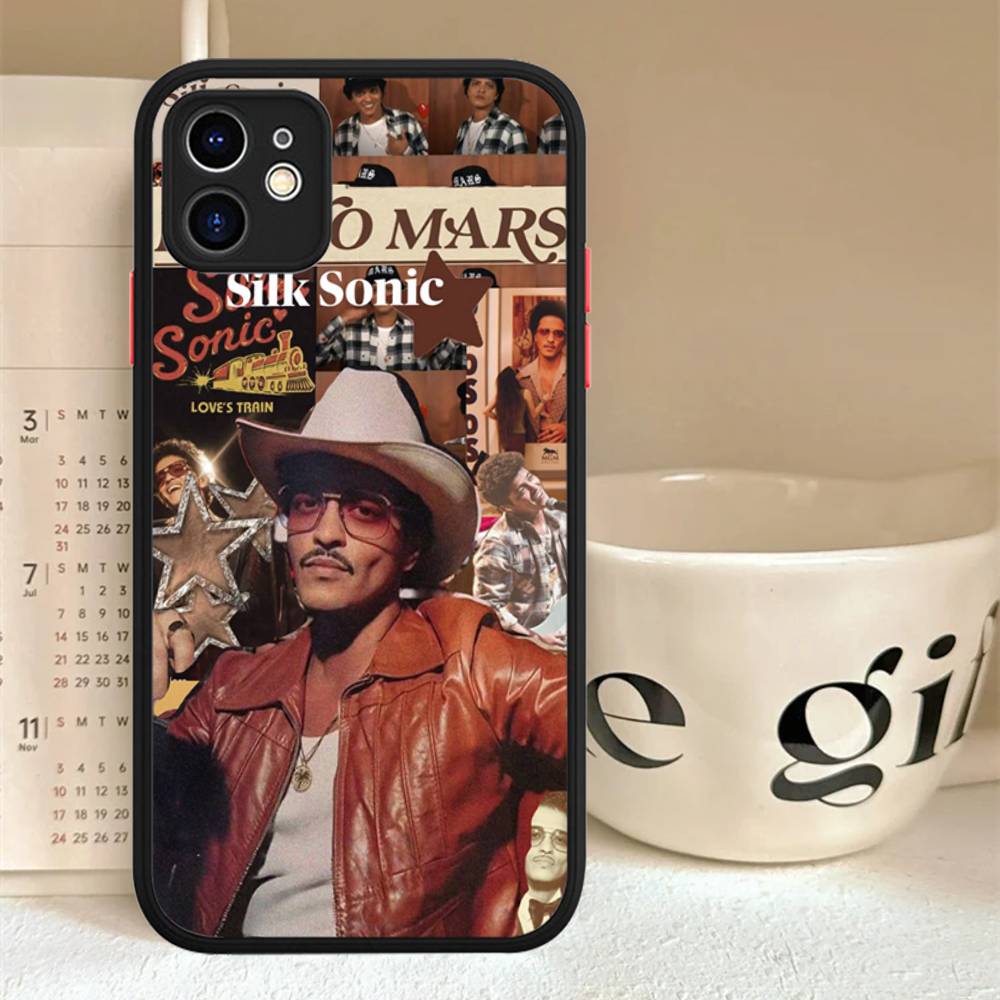B-Bruno M-Mars Singer For IPhone 16 15 14 13 12 11 Pro Max X XS MAX Plus Translucent Black Phone Cover
