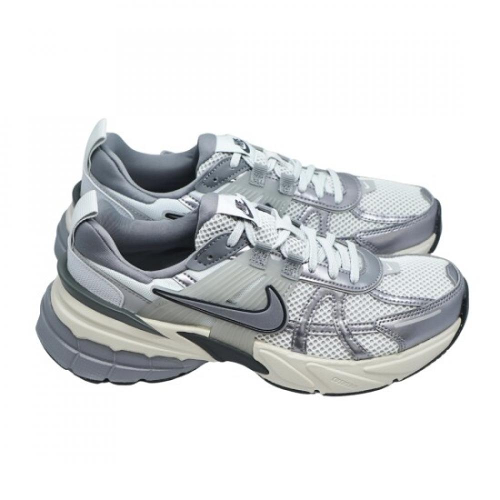 Nike Women S V2k Run W ShoeS Pure Platinum Wolf Grey Fd0736 003