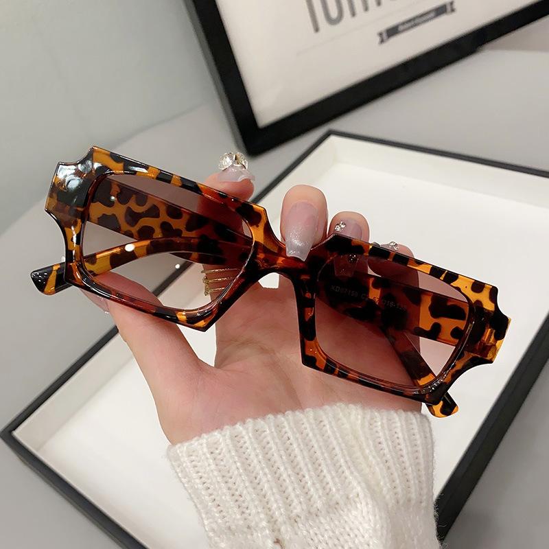 New Small Rectangle Sunglasses Women Fashion Black Sun Glasses For Female Trend Glasees UV400 Shades