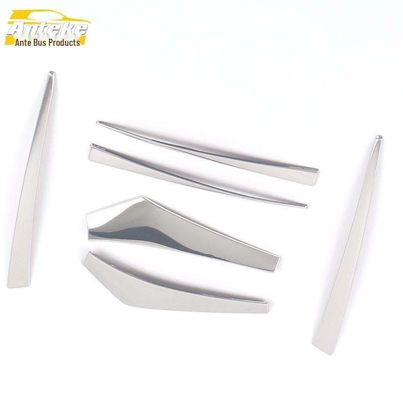 

21 Tesla Model Y Декоративная полоса освещения багажника