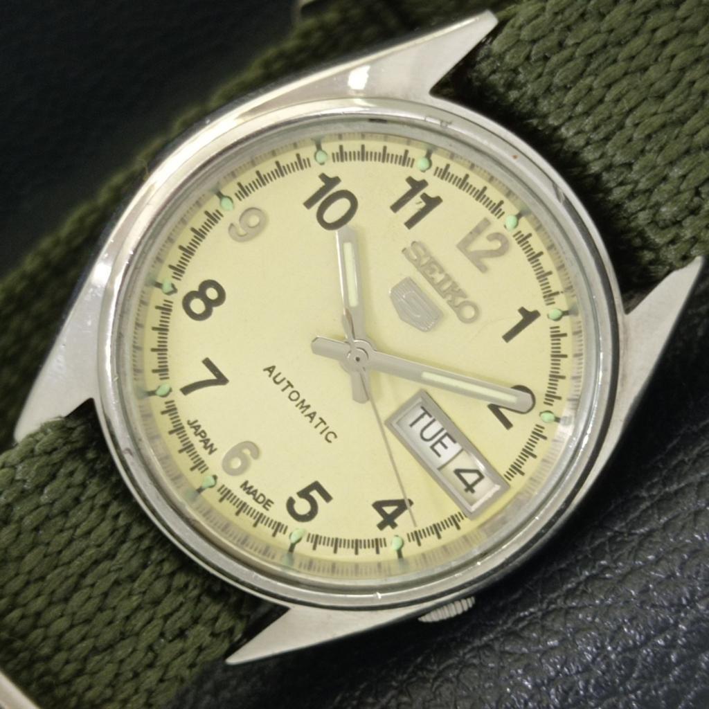 

Б/У винтажные мужские часы SEIKO 5 AUTOMATIC 7S26A из Японии с кремовым циферблатом a433533-2 R117-a433533