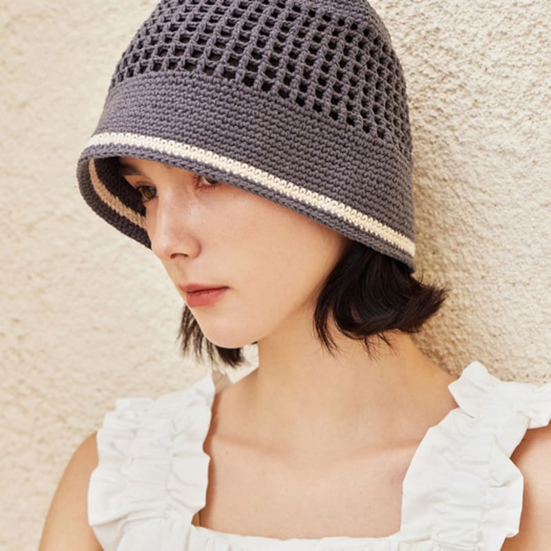 

VARZAR VA Вязаная крючком панама с верхней пуговицей серая FREE