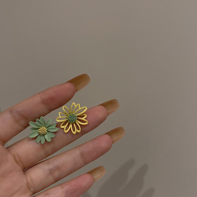 

Красочные серьги-пусеты в виде ромашек - Тренд весны и осени, Супер фея в корейском стиле, Полюбившиеся инфлюенсерам. зелёный/жёлтый