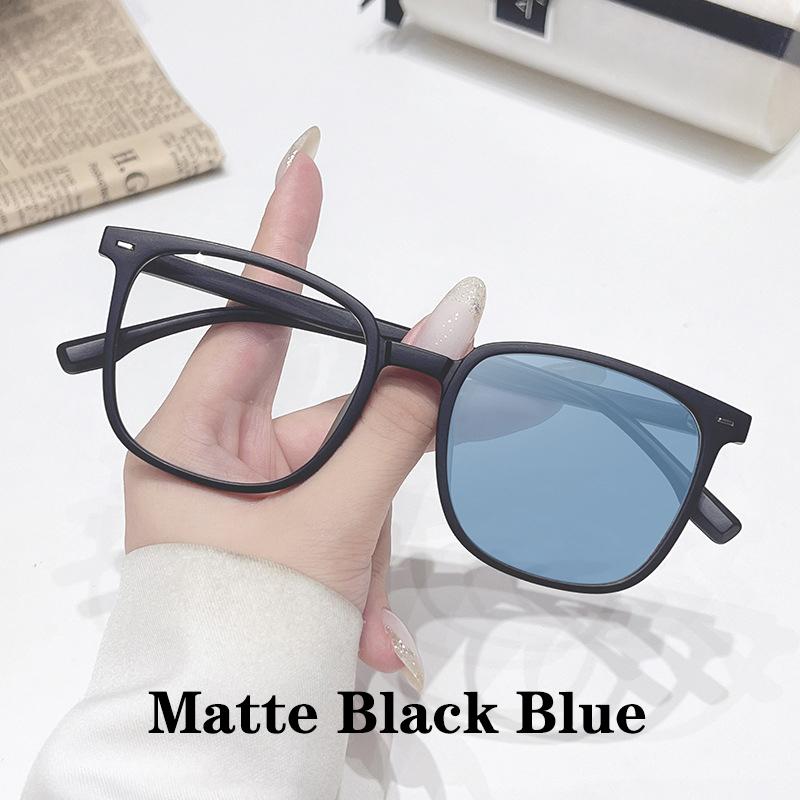 New Pochromic Square Sunglasses Rectangle Fashion Women Men Shades Sun Glasses for Female Male Traveling Oculos Plain Glasses