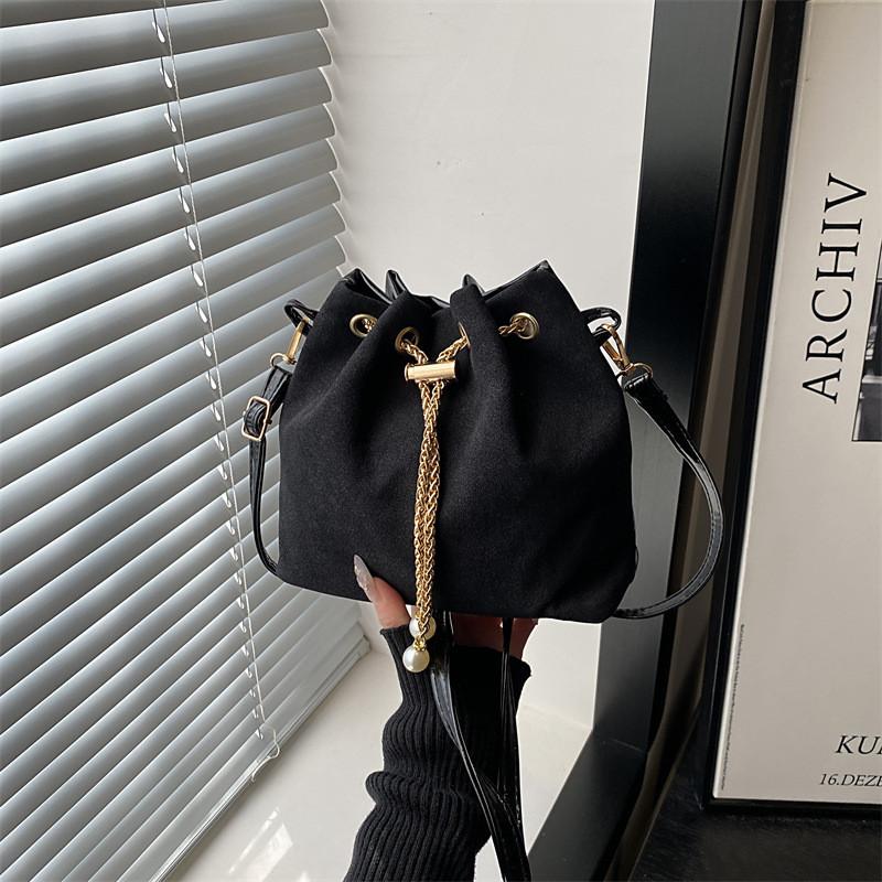 Minimalist Water Bucket Bag With Drawstring Closure For Daily Casual Wear