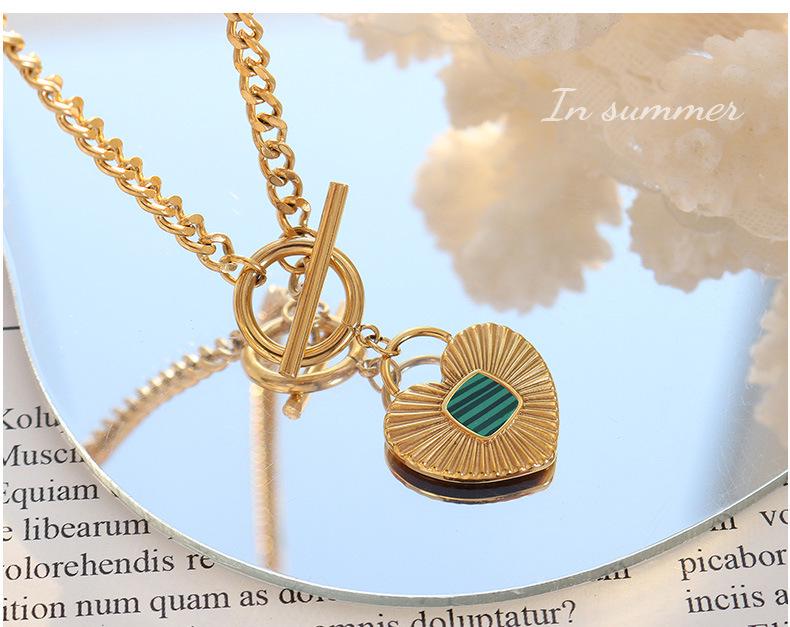 European Retro Style Heart Pendant Necklace with Green Acrylic Inlay, Gold-Plated Titanium Steel Cuban Chain