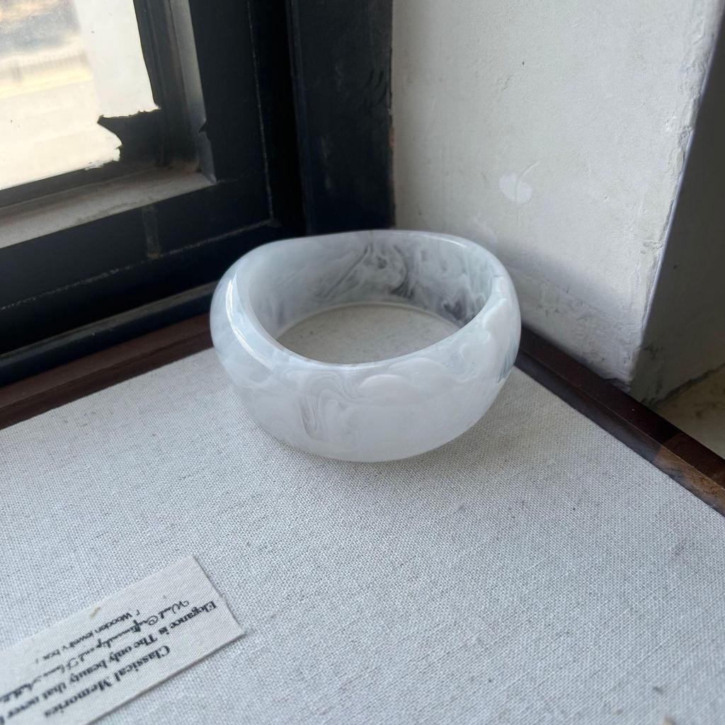 Ombre Resin Bangle: Wide Irregular Design, Vintage Minimalist Style