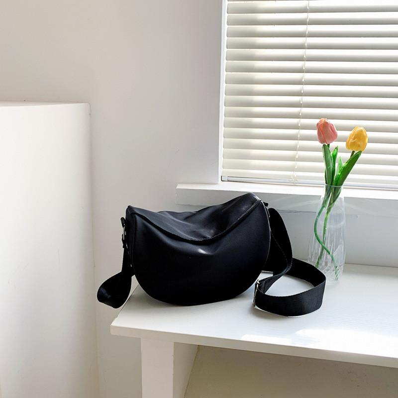 Trendy Street Style Women s Crossbody Bag Simple Design With Magnetic Closure чёрный