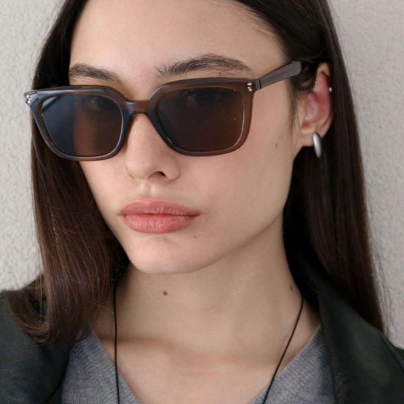 

One Brilliant Zoya-OB565-Crystal Brown single type