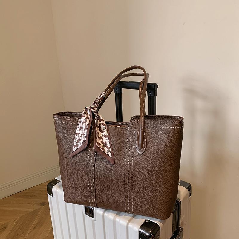 Large-capacity commuter bag women's new high-end shoulder bag simple and versatile underarm tote bag