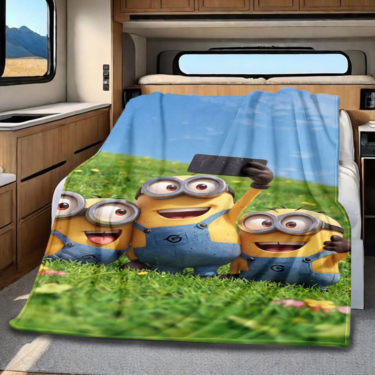 

Плед Minions Соняшникова пригода підходить для ліжок, диванів та різноманітних інших випадків, що робить його ідеальним подарунком. 180x230cm