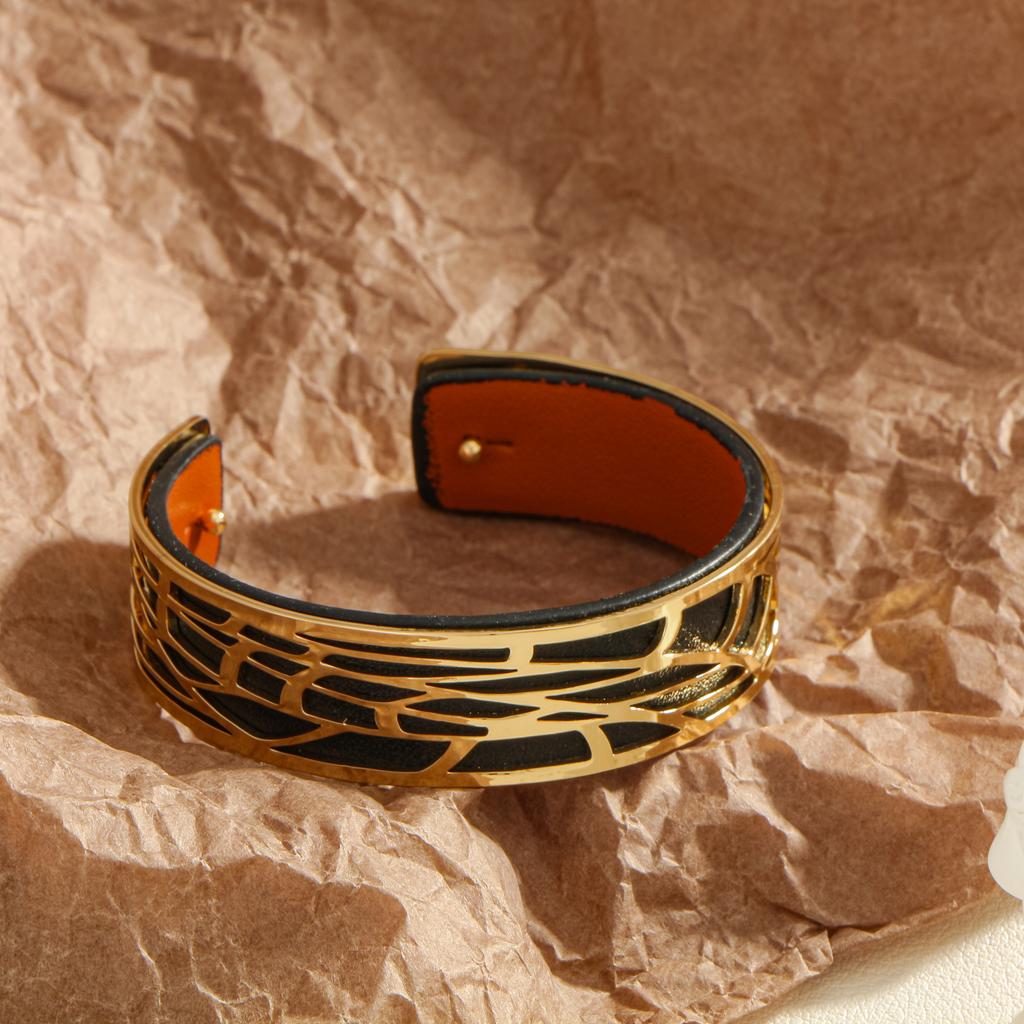 Hollow Double-sided Leather Color Replaceable Women's Fashionable and Minimalist Golden Jewelry Gift Banquet Opening Bracelet