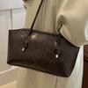 Bolsa de grande capacidade feminina outono e inverno nova moda bolsa de ombro para o trabalho design casual de nicho bolsa tote personalizada