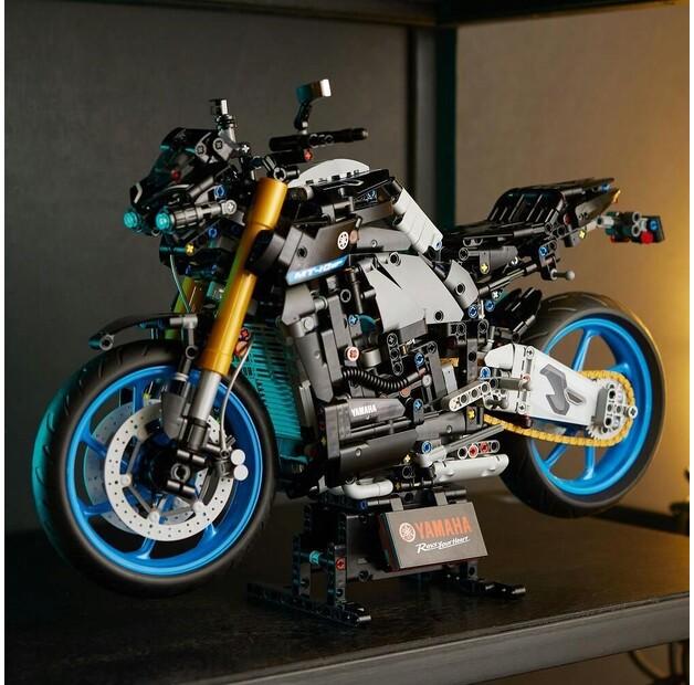 LEGO Technic 42159 Yamaha MT-10 SP