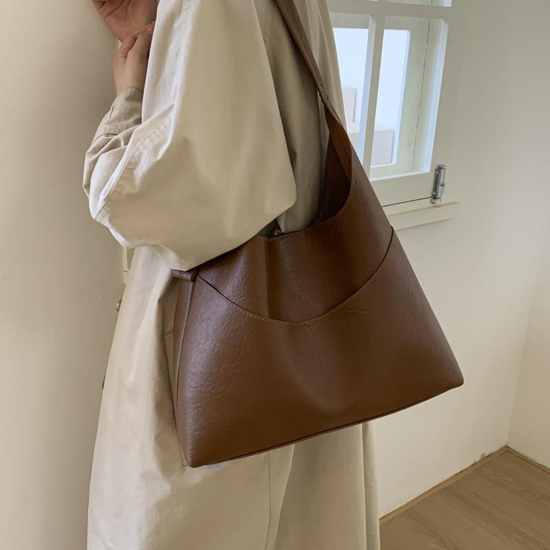 Large Capacity Bag Women's Autumn Retro Shoulder Tote Bag Soft Leather Commuter Tote Bag Casual and Simple
