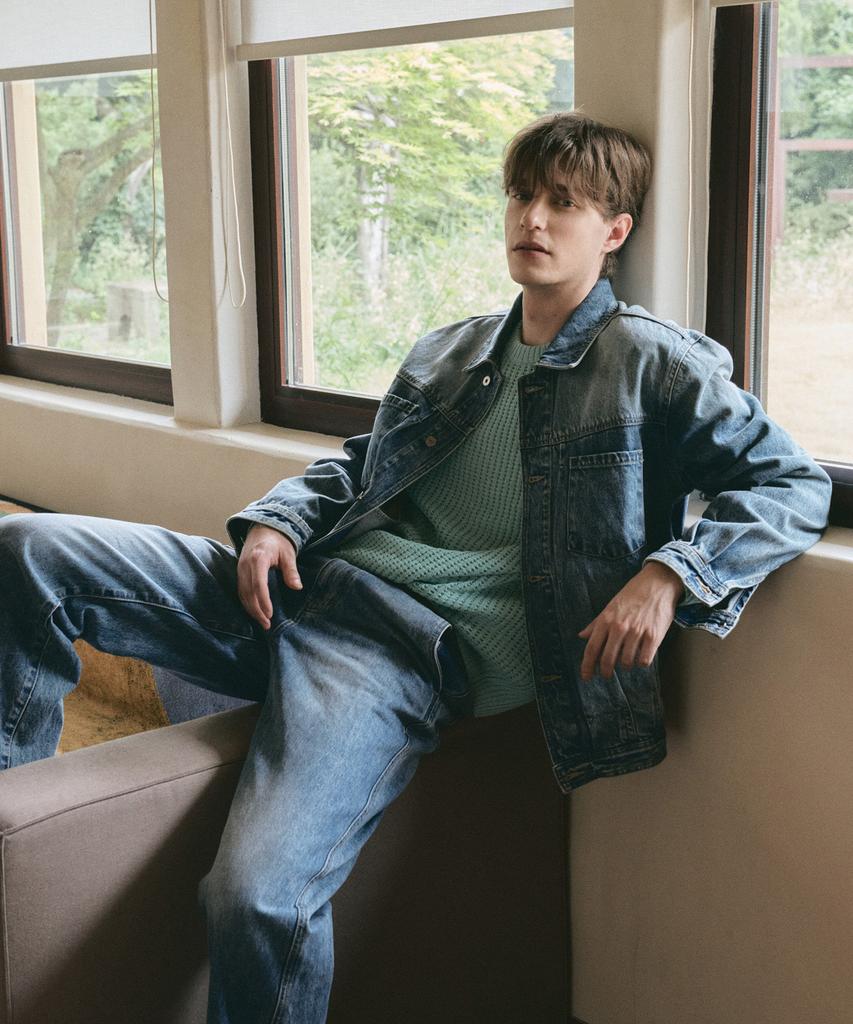 Siecle Comfort Denim Trucker Jacket (Mid-Indigo)