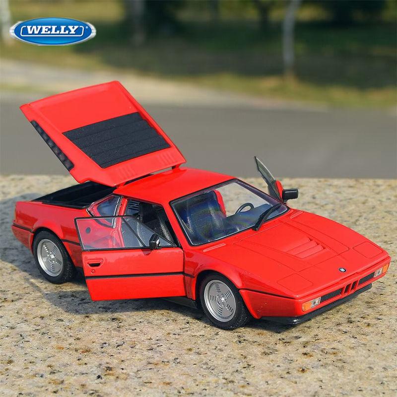 WELLY 1:24 BMW M1 Alloy Classic Sports Car Model Diecast Metal Racing Car Vehicle Model High Simulation Collection Kids Toy Gift