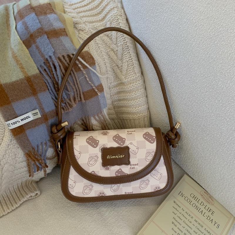 

2025 autumn new retro niche shoulder bag women s fashion bag commuting out high value small square bag